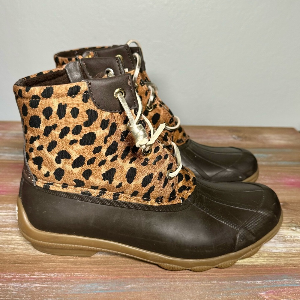 Speedy Women’s Syren Gulf Leopard Duck Size 7.5 Brown Boots Ankle Low Heel 1-2” - Picture 1 of 11